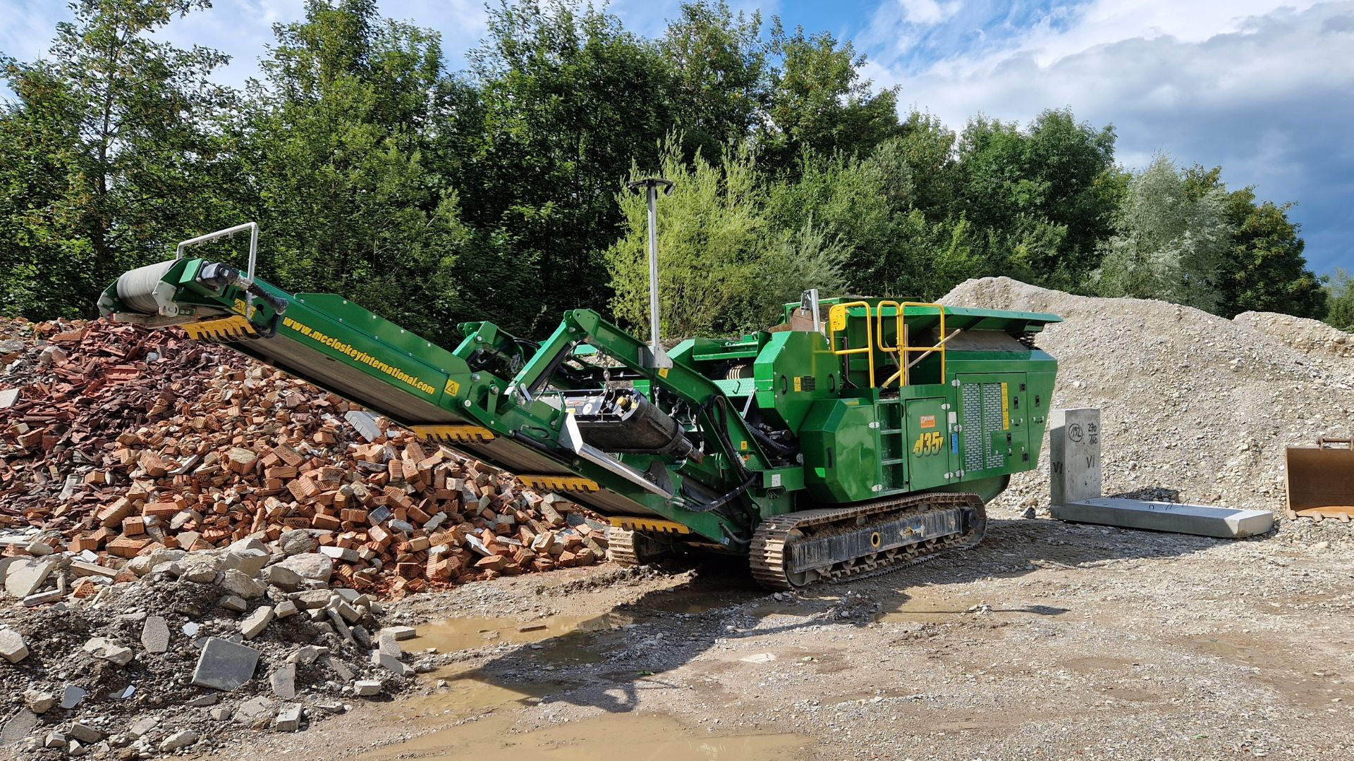 McCloskey J35R Backenbrecher – Backenbrecher im Fuhrpark von Baggerbetrieb Brandl
